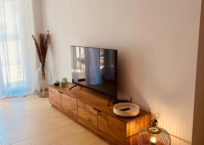 8 * Son Carrio (Menorca)